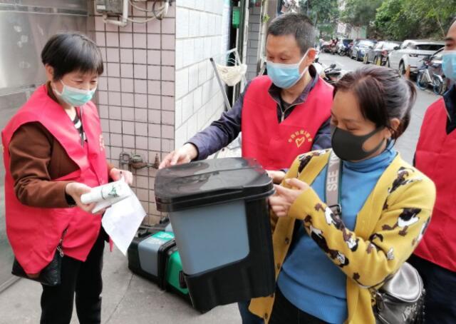 发放91视频免费播放分类设备，同创美丽和谐社区建设